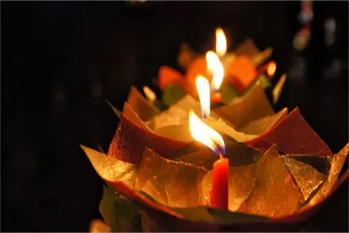 तपाई आज कसको बारेमा सोच्दै हुनुहुन्छ?